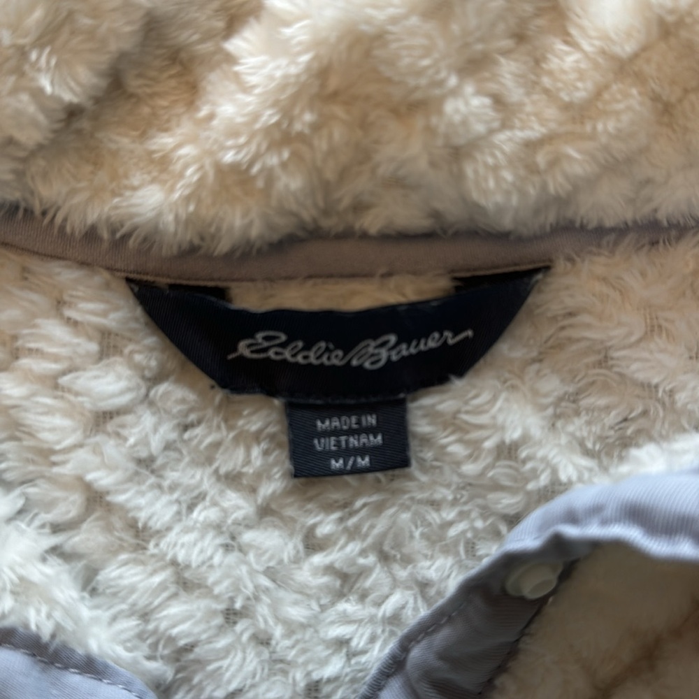 Eddie Bauer Women’s heavy fleece (waffle pattern) pullover. Size Medium - Picture 13 of 16